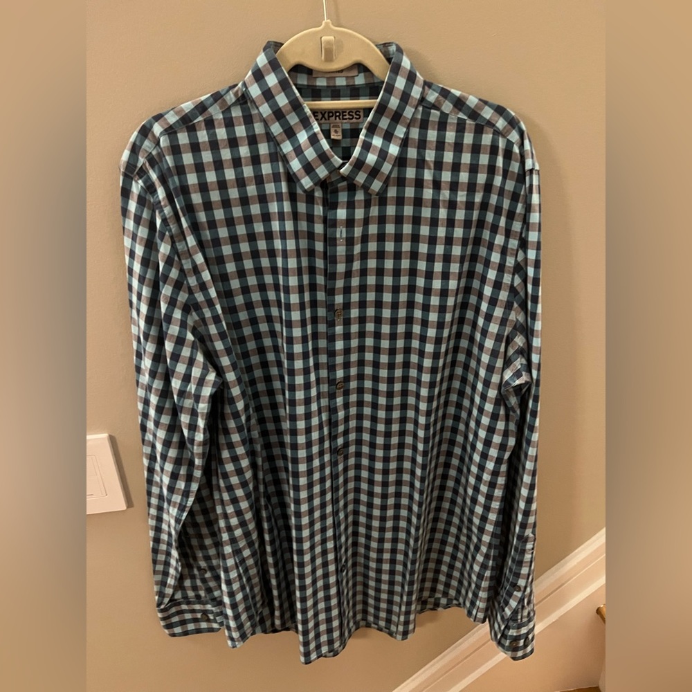 Mens like new "Express" Fitted Long Sleeve Plaid Button Down Excellent Shape!!!